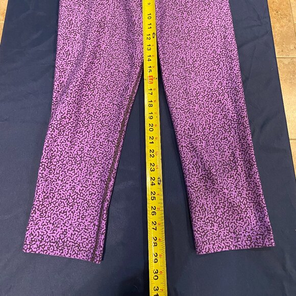 Nike Dri-Fit Black/Gray Leggings Ten Less Plastic Bottles! One Legend! SMALL - Picture 3 of 8